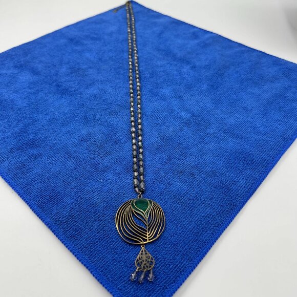 Vtg Brass Peacock Feather Design Pendant Charm Lucite Beaded Necklace - Picture 6 of 10